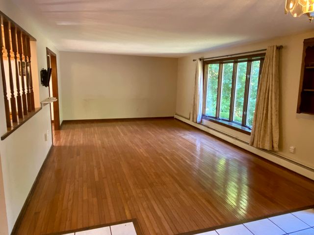 33 Rambling Road, Vernon, CT 06066