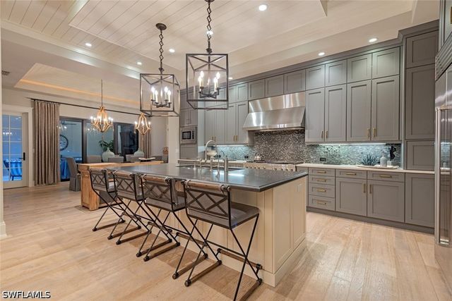 3170 Crayton RD, Naples, FL 34103