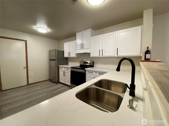 4827 41st Lane SE, Lacey, WA 98503