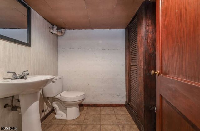 27 Stillwater Rd, Hardwick Twp., NJ 07825