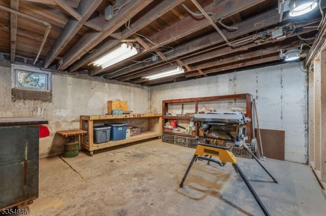 27 Stillwater Rd, Hardwick Twp., NJ 07825