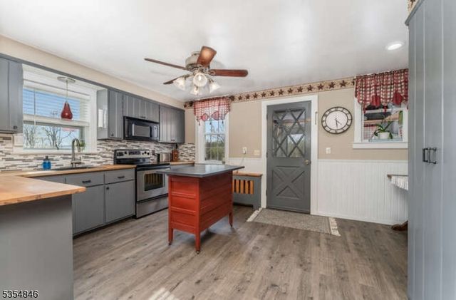 27 Stillwater Rd, Hardwick Twp., NJ 07825