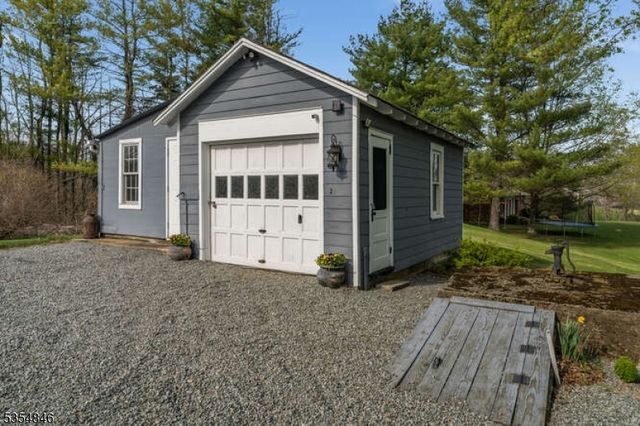 27 Stillwater Rd, Hardwick Twp., NJ 07825