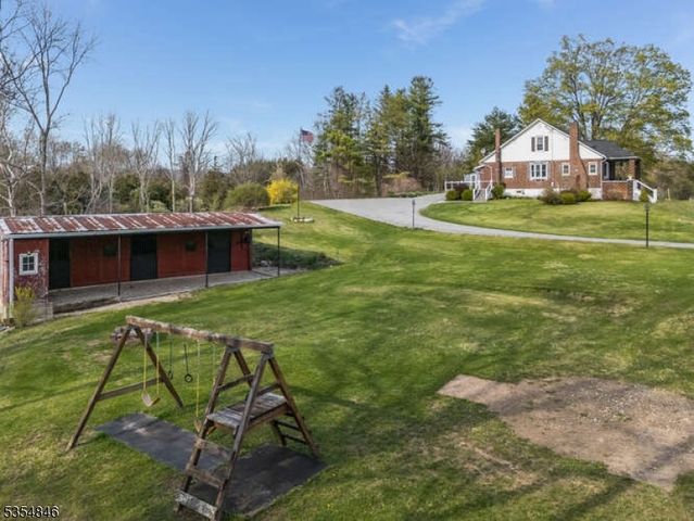 27 Stillwater Rd, Hardwick Twp., NJ 07825