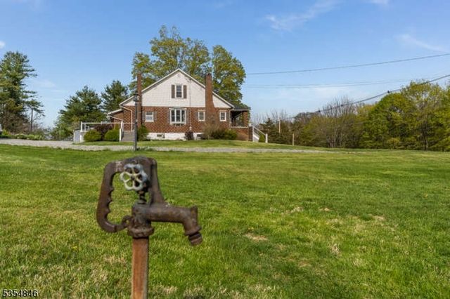 27 Stillwater Rd, Hardwick Twp., NJ 07825