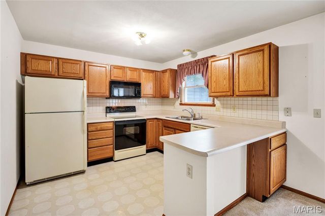 4207 Sherman Park Drive 14G, St Charles, MO 63303