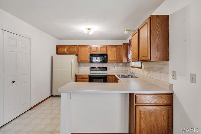 4207 Sherman Park Drive 14G, St Charles, MO 63303