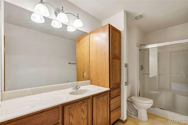 4207 Sherman Park Drive 14G, St Charles, MO 63303