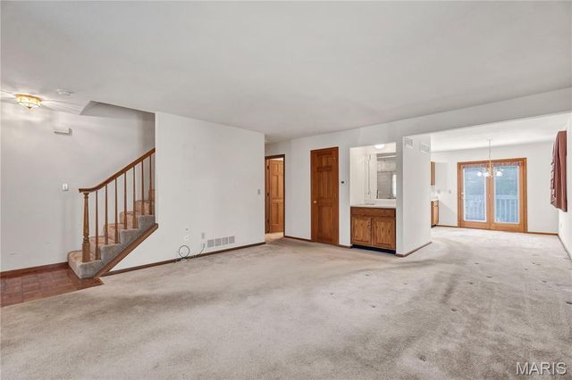 4207 Sherman Park Drive 14G, St Charles, MO 63303