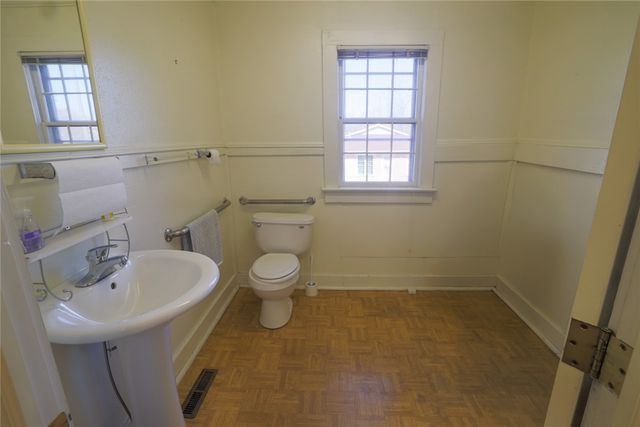 200 W North 1st Street, Seneca, SC 29678