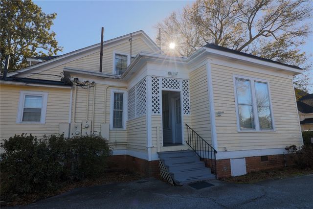 200 W North 1st Street, Seneca, SC 29678