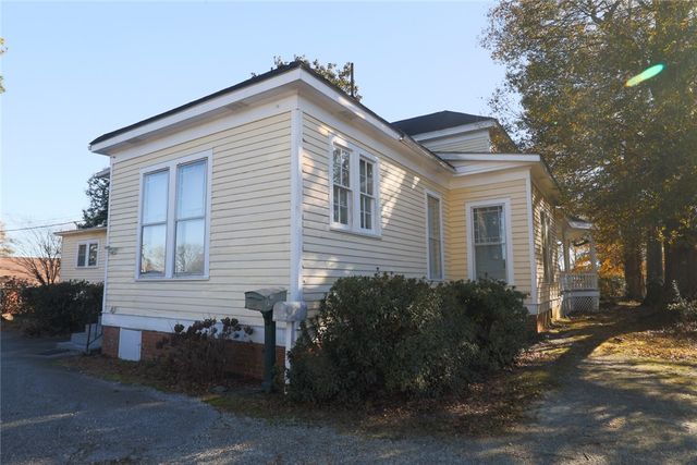 200 W North 1st Street, Seneca, SC 29678