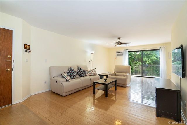 500 Central Park Avenue 146, Scarsdale, NY 10583
