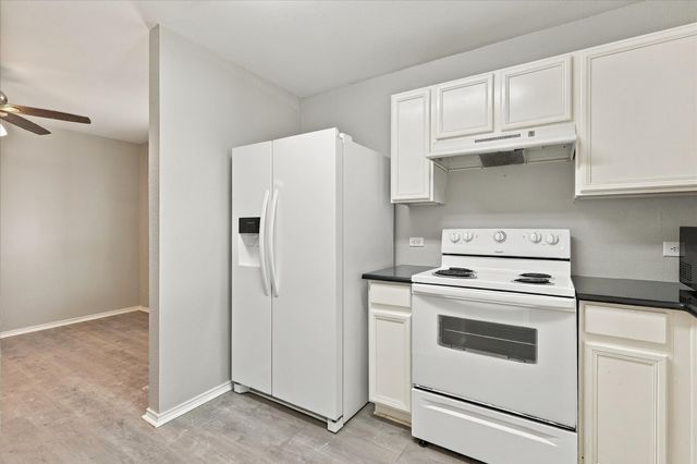 320 Deer Run Drive, Sanger, TX 76266