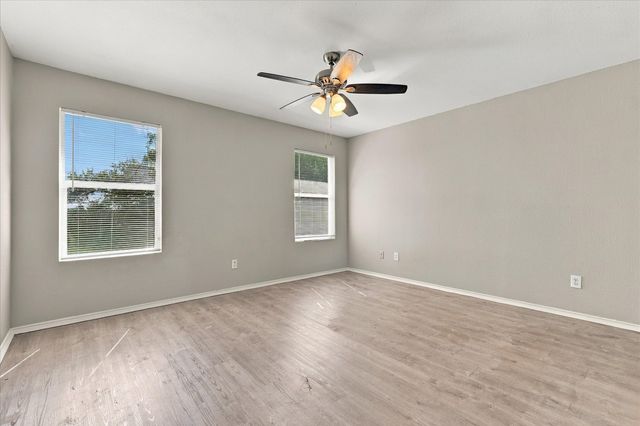 320 Deer Run Drive, Sanger, TX 76266