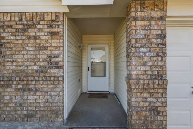 320 Deer Run Drive, Sanger, TX 76266