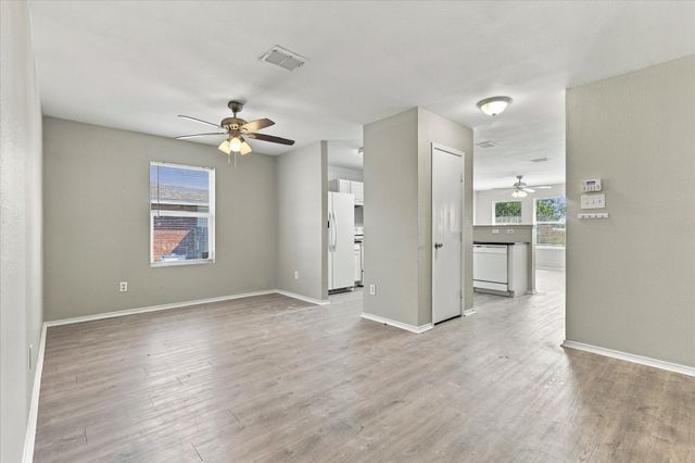320 Deer Run Drive, Sanger, TX 76266