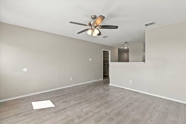 320 Deer Run Drive, Sanger, TX 76266