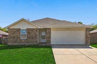 320 Deer Run Drive, Sanger, TX 76266