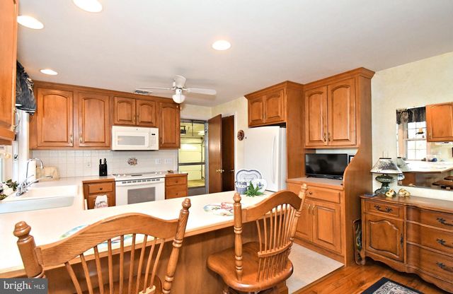 227 W RELIANCE RD, Souderton, PA 18964