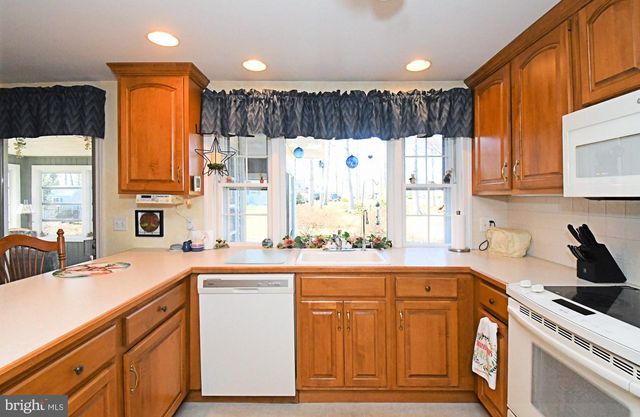 227 W RELIANCE RD, Souderton, PA 18964