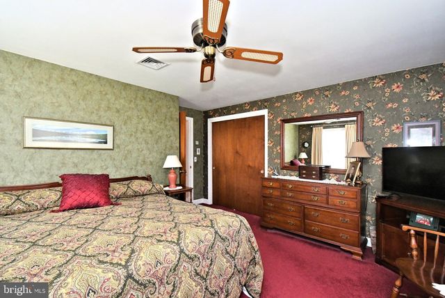 227 W RELIANCE RD, Souderton, PA 18964