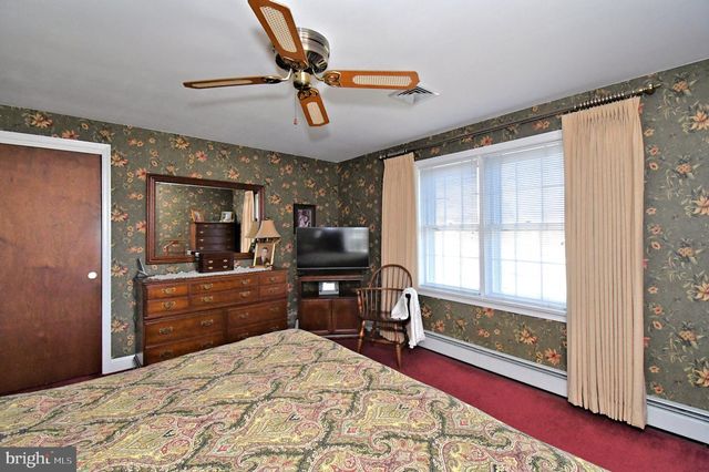 227 W RELIANCE RD, Souderton, PA 18964