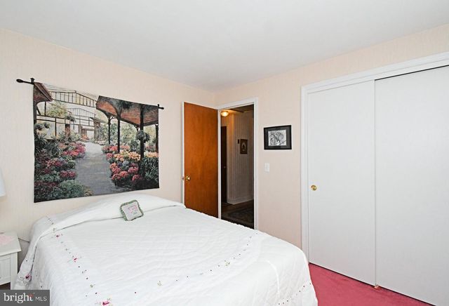 227 W RELIANCE RD, Souderton, PA 18964