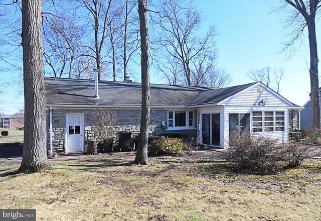 227 W RELIANCE RD, Souderton, PA 18964