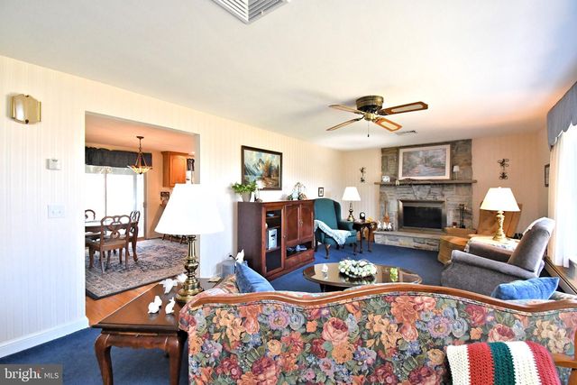 227 W RELIANCE RD, Souderton, PA 18964