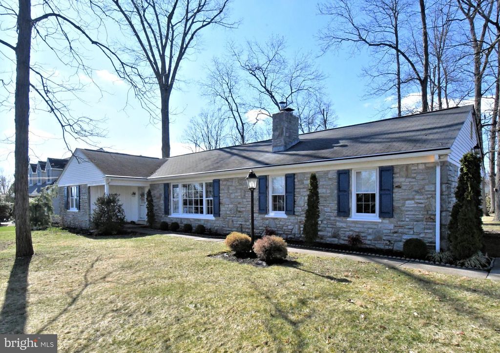 227 W RELIANCE RD, Souderton, PA 18964