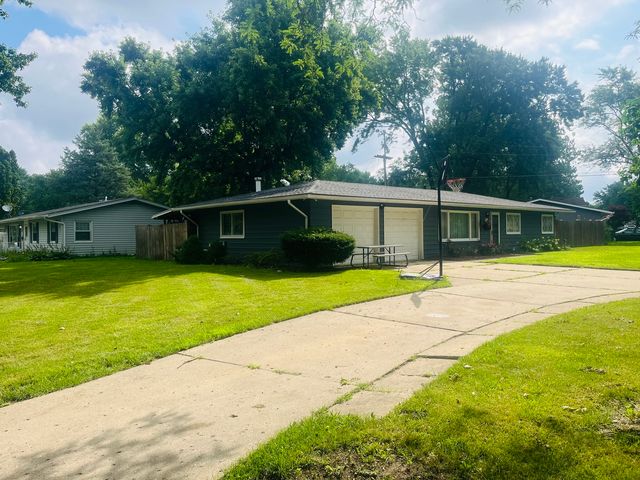 36 Circle Drive E, Montgomery, IL 60538