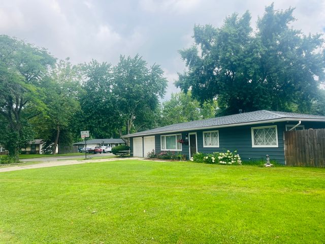 36 Circle Drive E, Montgomery, IL 60538
