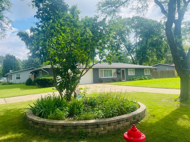 36 Circle Drive E, Montgomery, IL 60538