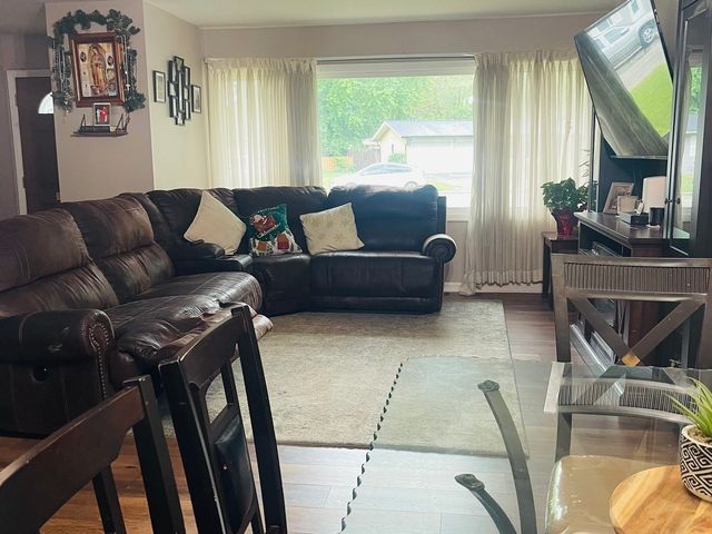 36 Circle Drive E, Montgomery, IL 60538