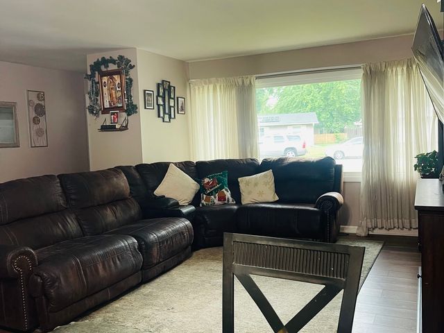 36 Circle Drive E, Montgomery, IL 60538