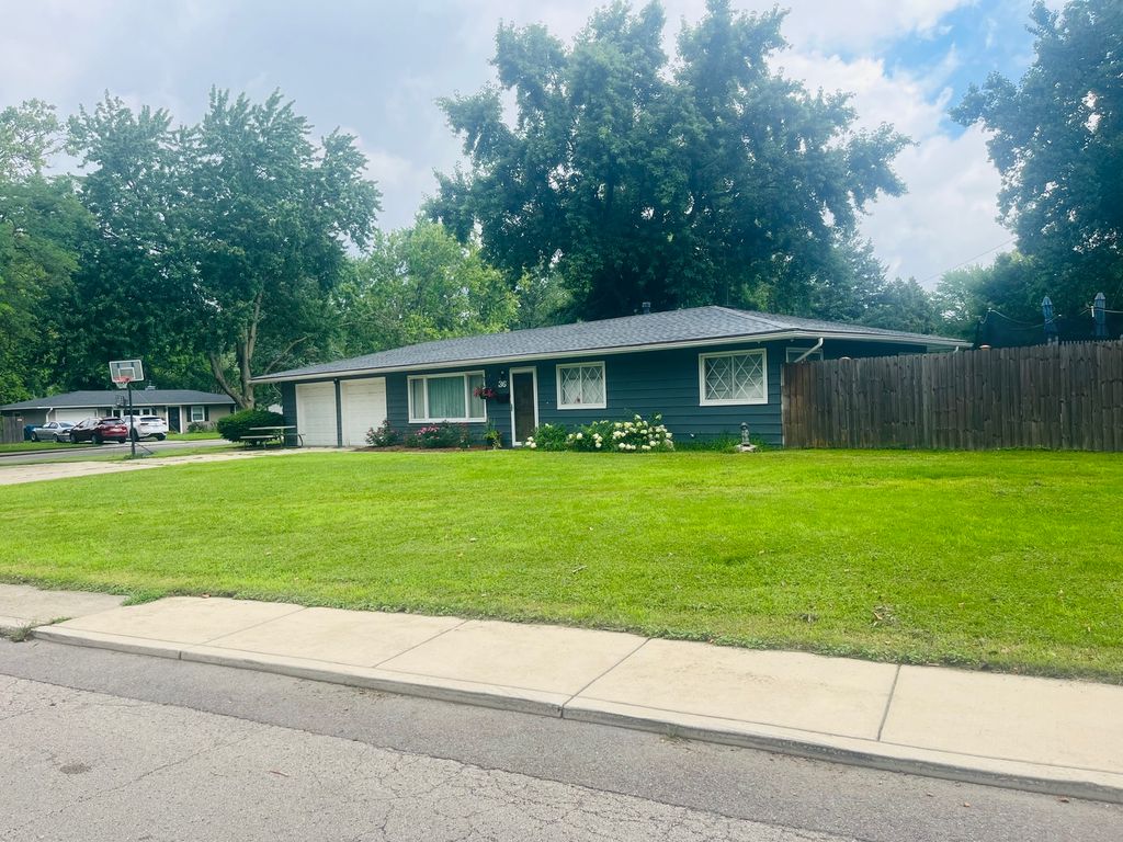 36 Circle Drive E, Montgomery, IL 60538