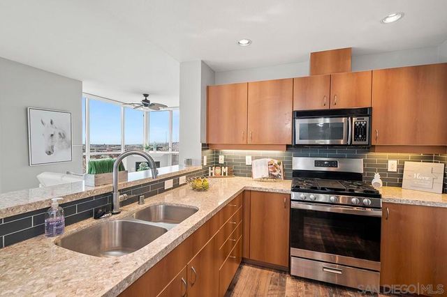 300 W Beech St 1003, San Diego, CA 92101