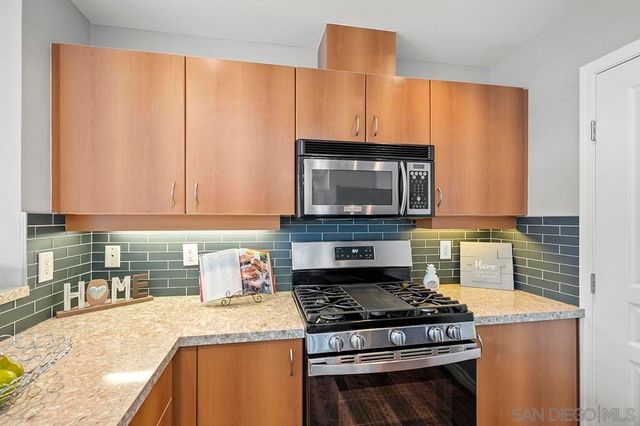 300 W Beech St 1003, San Diego, CA 92101