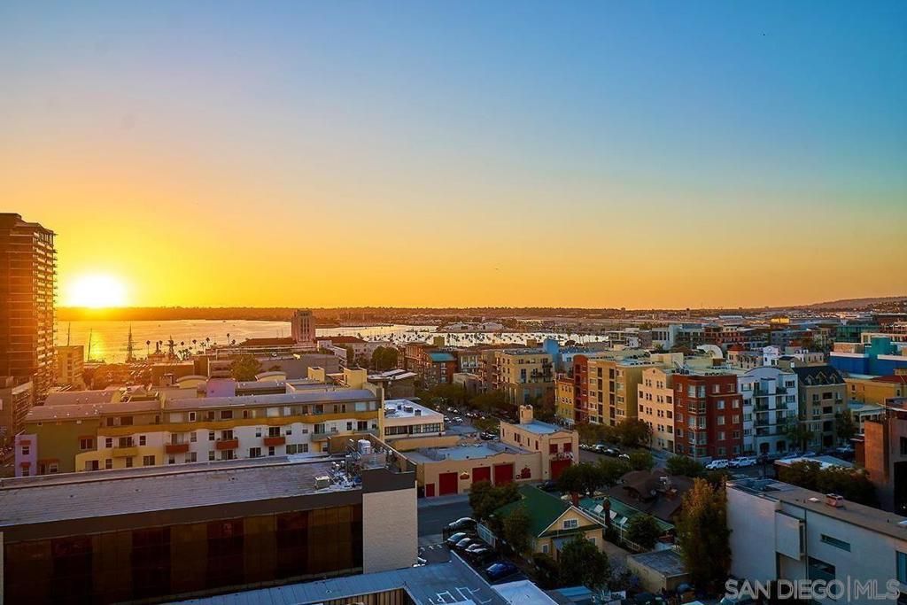 Image 2 of property listing at 300 W Beech St 1003, San Diego, CA 92101