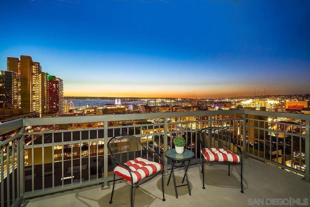 Image 3 of property listing at 300 W Beech St 1003, San Diego, CA 92101