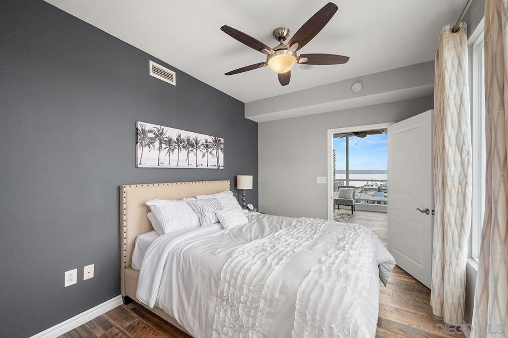 Image 31 of property listing at 300 W Beech St 1003, San Diego, CA 92101