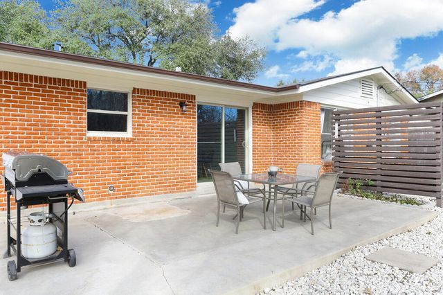 2806 Belvoir Dr, San Antonio, TX 78230