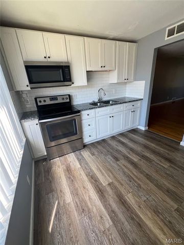 7412-7418 Olian Drive, Hazelwood, MO 63042