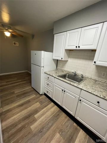 7412-7418 Olian Drive, Hazelwood, MO 63042