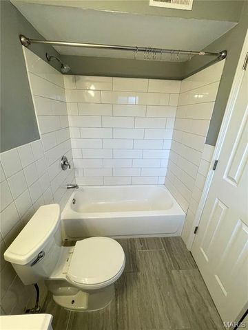 7412-7418 Olian Drive, Hazelwood, MO 63042