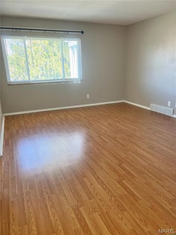 7412-7418 Olian Drive, Hazelwood, MO 63042