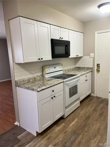 7412-7418 Olian Drive, Hazelwood, MO 63042