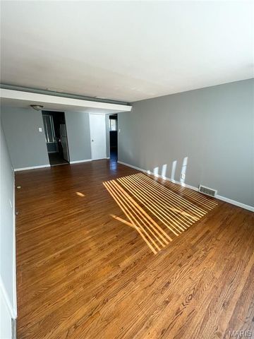 7412-7418 Olian Drive, Hazelwood, MO 63042