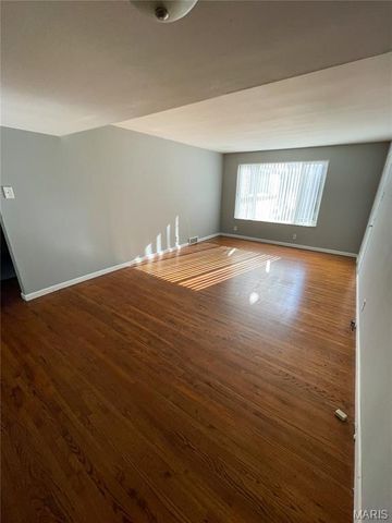 7412-7418 Olian Drive, Hazelwood, MO 63042